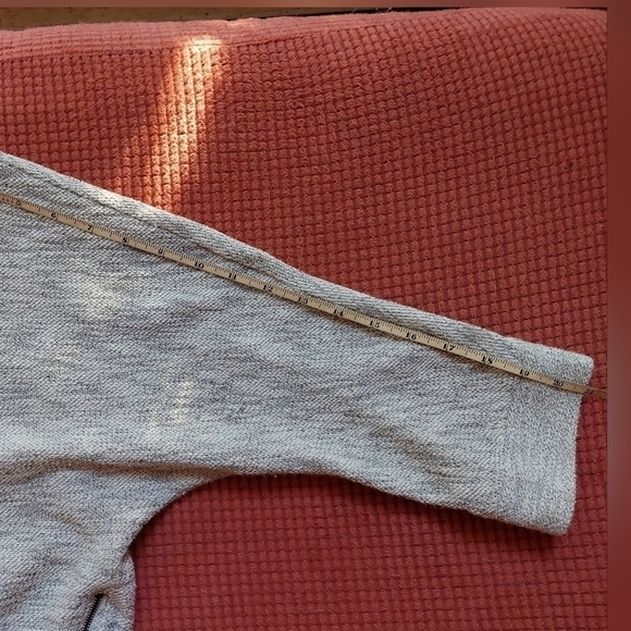 Denver Hayes Side Zippered 3/4 Sleeve Sweatshirt - Picture 8 of 16